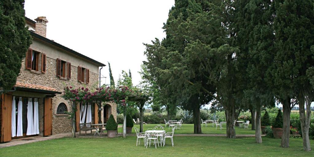 Podere Le Mezzelune Біббона Екстер'єр фото