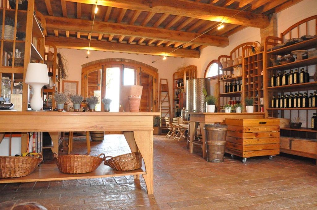 Podere Le Mezzelune Біббона Екстер'єр фото